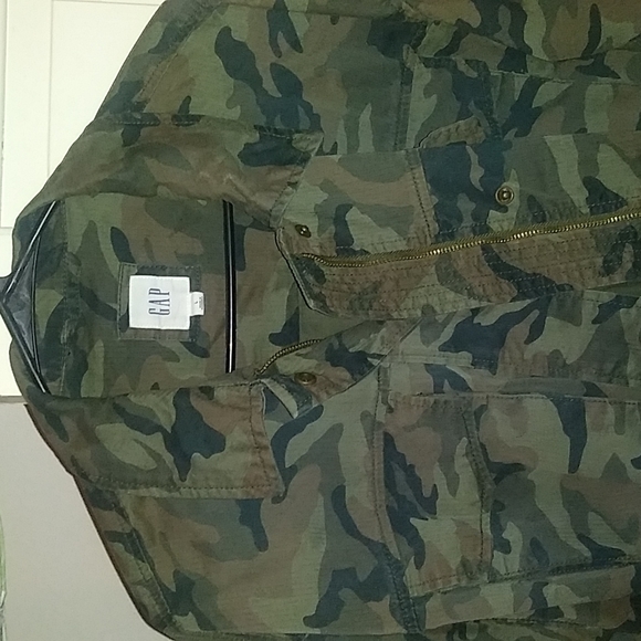 GAP Jackets & Blazers - GAP ladies Camo cargo jacket